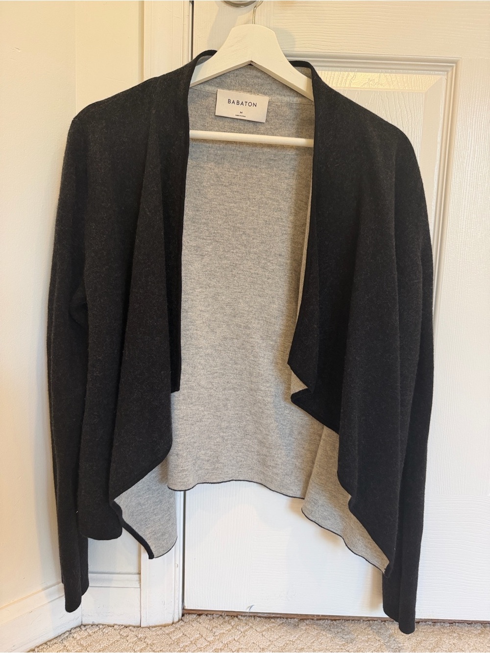 ARITZIA- Babaton Black & Light Gray Open-Front Cardigan